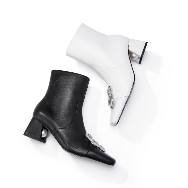 Ladies Square Toe with Metal Brooch Bootie 5553 White - House of Avenues - Designer Shoes | 香港 | 女Ã? House of Avenues