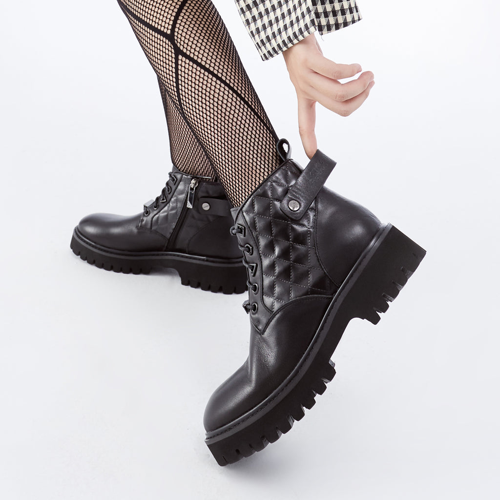 Silence Is Golden Ladies' Leather Lace Up Bootie 5734 Black - House of Avenues - Designer Shoes | 香港 | 女Ã? House of Avenues