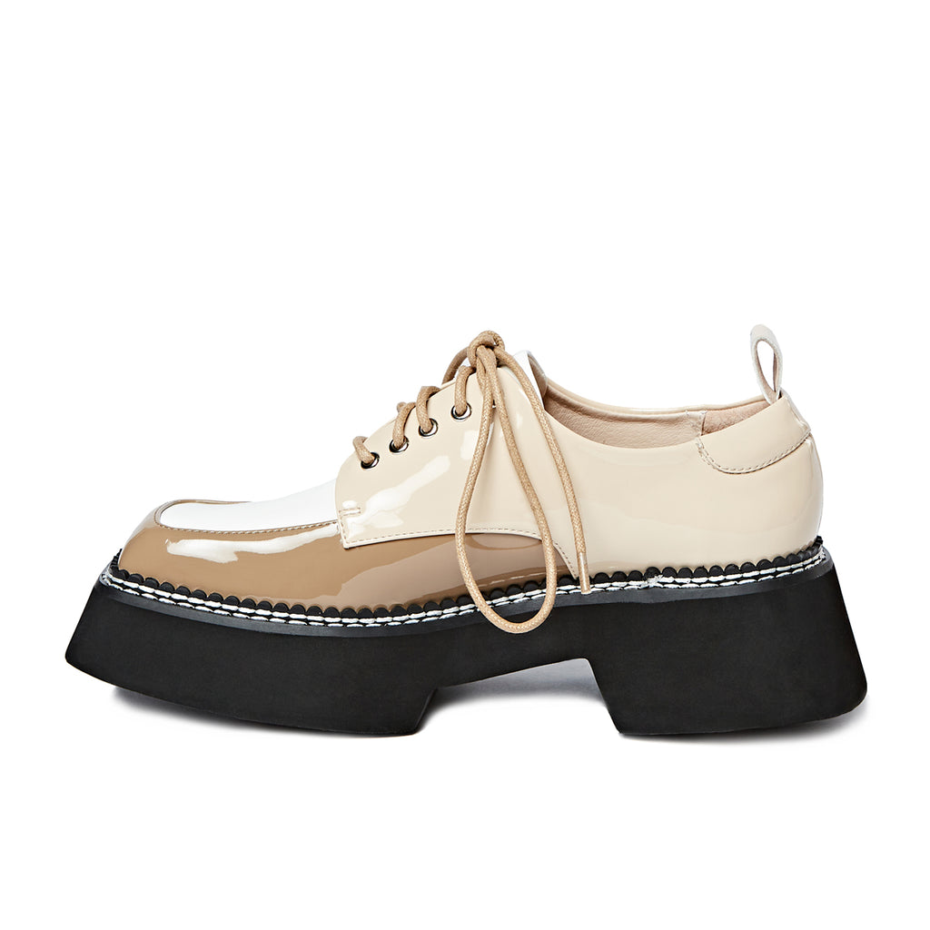 Silence Is Golden Ladies' Color Block Square Toe Oxford 5854 Beige - Designer Shoes | 香港 House of Avenues 女Ã?