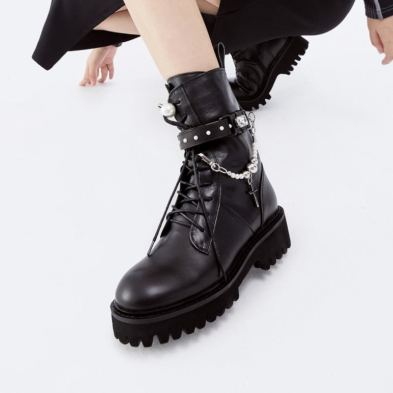 In The Name Of Love Ladies' Cross With Chain Leather Military Bootie 5563 Black - House of Avenues - Designer Shoes | 香港 | 女Ã? House of Avenues