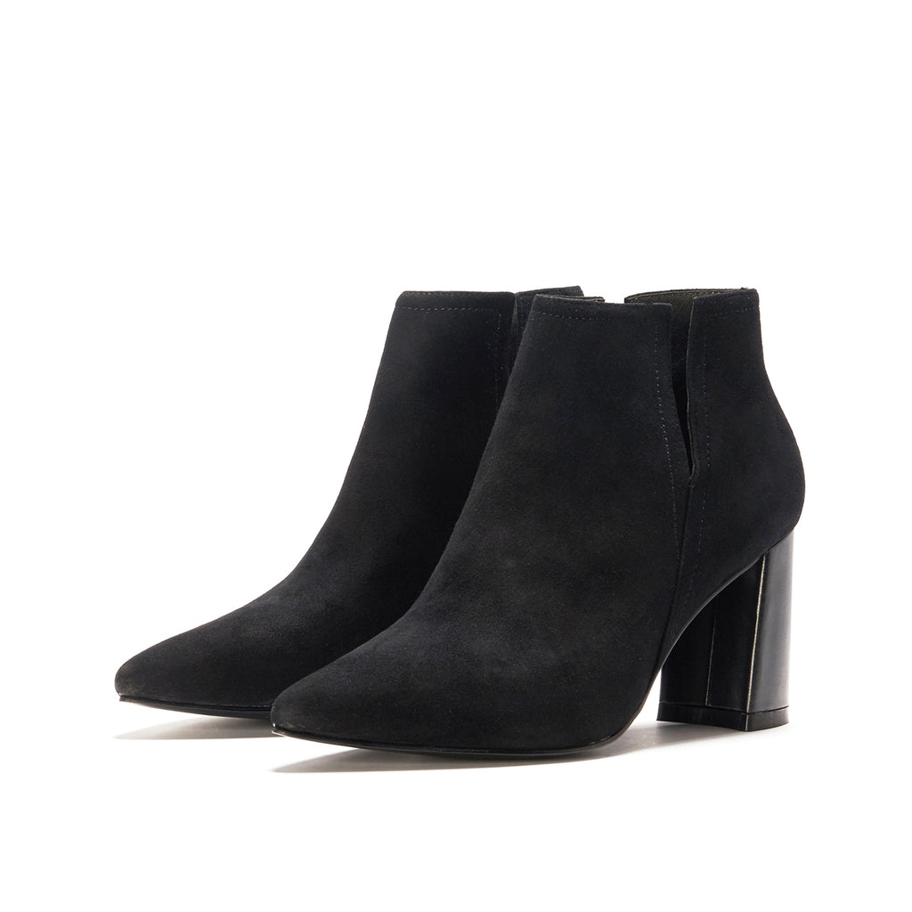 V-CUT BOOTIE 5431 (Black Suede) - House of Avenues - Designer Shoes | 香港 | 女Ã? House of Avenues