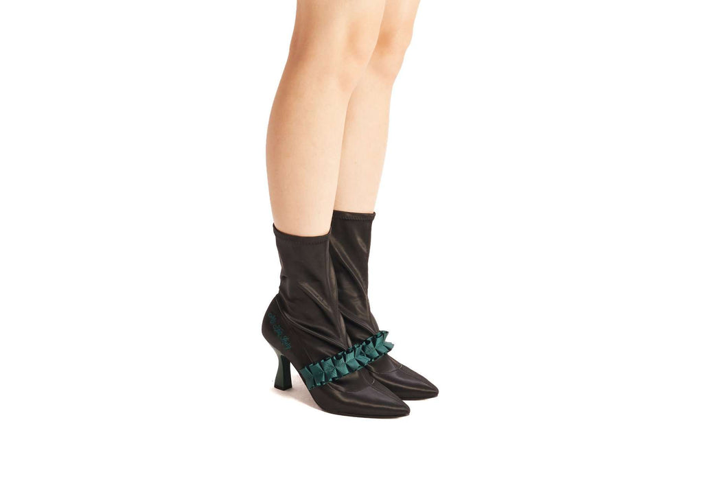 Ladies Romantic Satin Ruffle Boot 5348 Black - House of Avenues - Designer Shoes | 香港 | 女Ã? House of Avenues
