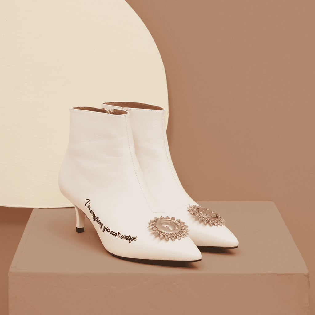 Ladies' Classic Ankle Boot 5422 White - House of Avenues - Designer Shoes | 香港 | 女Ã? House of Avenues