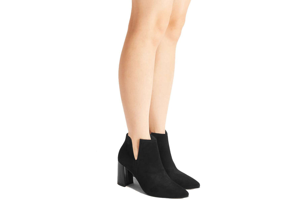 V-CUT BOOTIE 5431 (Black Suede) - House of Avenues - Designer Shoes | 香港 | 女Ã? House of Avenues