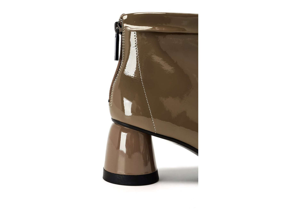 PATENT ROUND BOOTIE 5477 (Brown) - House of Avenues - Designer Shoes | 香港 | 女Ã? House of Avenues