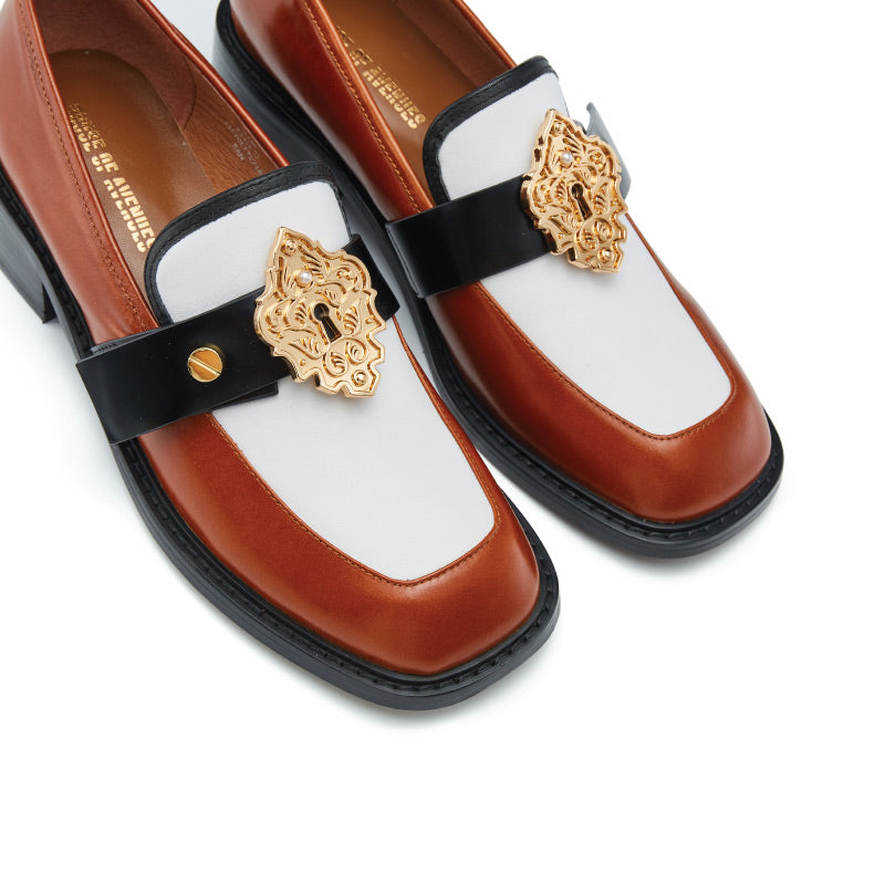 Silence Is Golden Ladies' Keyhole Loafer 5718 Brown - House of Avenues - Designer Shoes | 香港 | 女Ã? House of Avenues