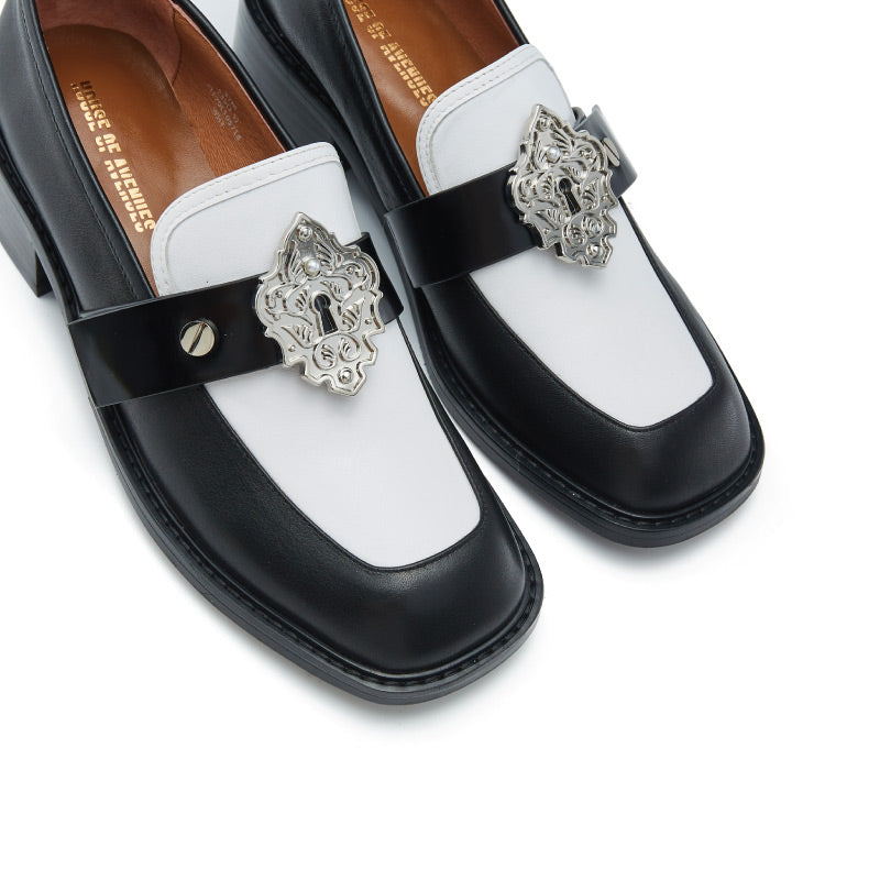 Silence Is Golden Ladies' Keyhole Loafer 5718 White - House of Avenues - Designer Shoes | 香港 | 女Ã? House of Avenues