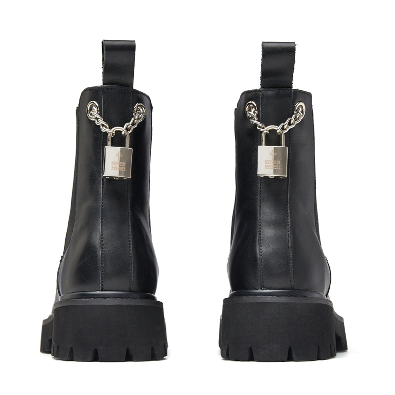 Silence Is Golden Ladies' Lock Chain Chelsea Booties 5723 Black - House of Avenues - Designer Shoes | 香港 | 女Ã? House of Avenues