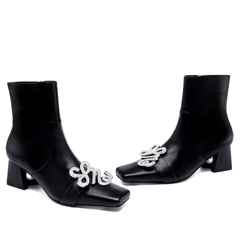 Ladies Square Toe with Metal Brooch Bootie 5553 Black - House of Avenues - Designer Shoes | 香港 | 女Ã? House of Avenues